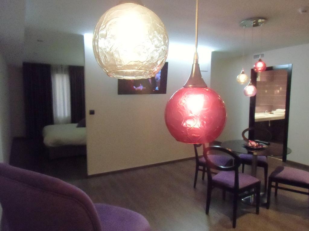 Area de Servicio Villamartín Villamartin de la Abadia Habitación foto