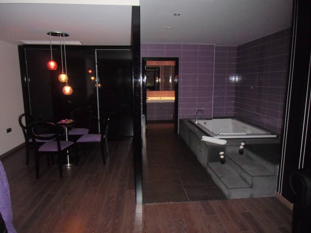 Area de Servicio Villamartín Villamartin de la Abadia Habitación foto